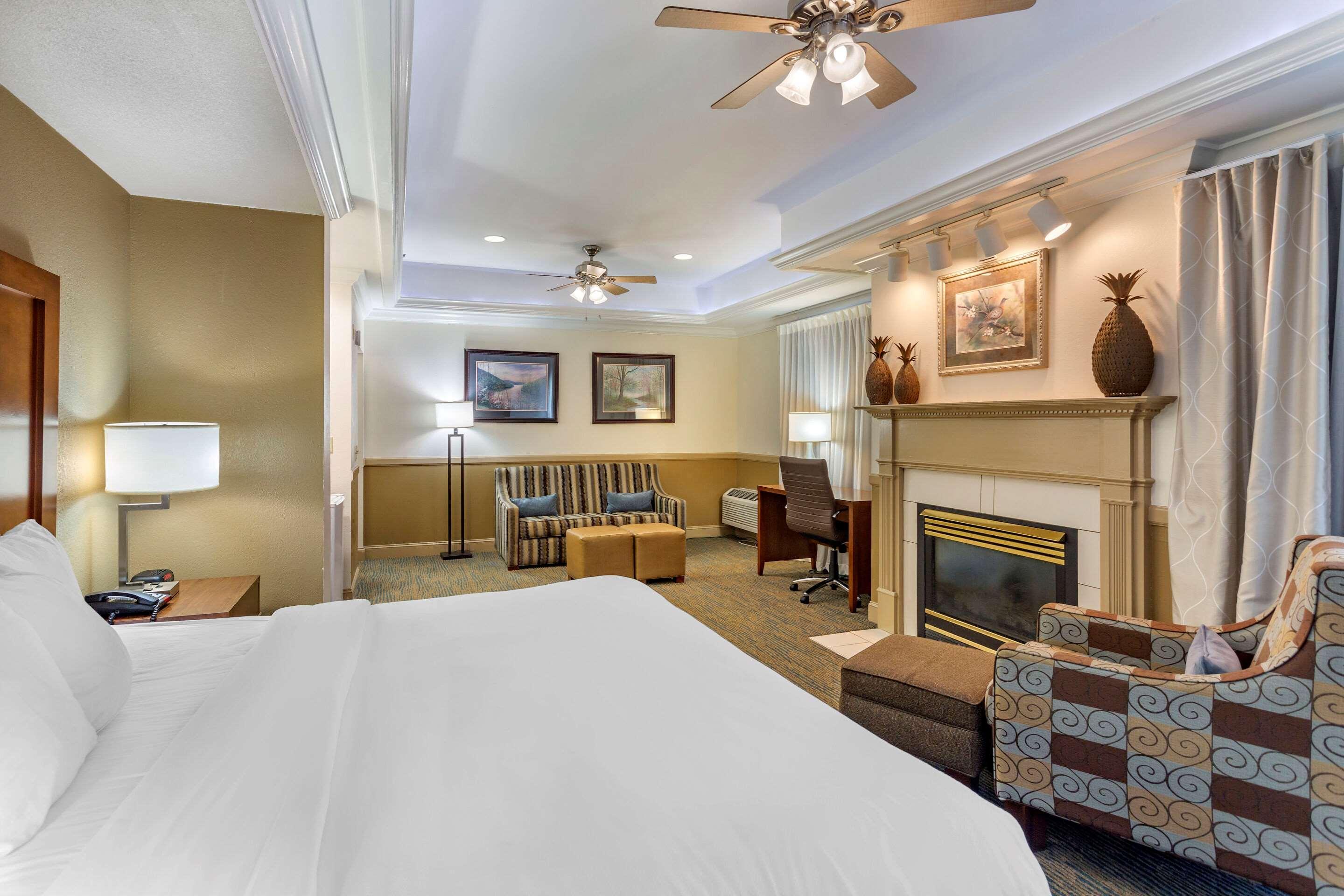 The Inn At Apple Valley, Ascend Hotel Collection Севьервилл Экстерьер фото
