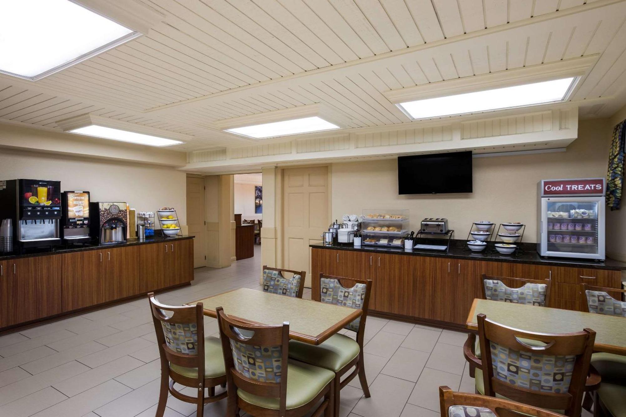 The Inn At Apple Valley, Ascend Hotel Collection Севьервилл Экстерьер фото
