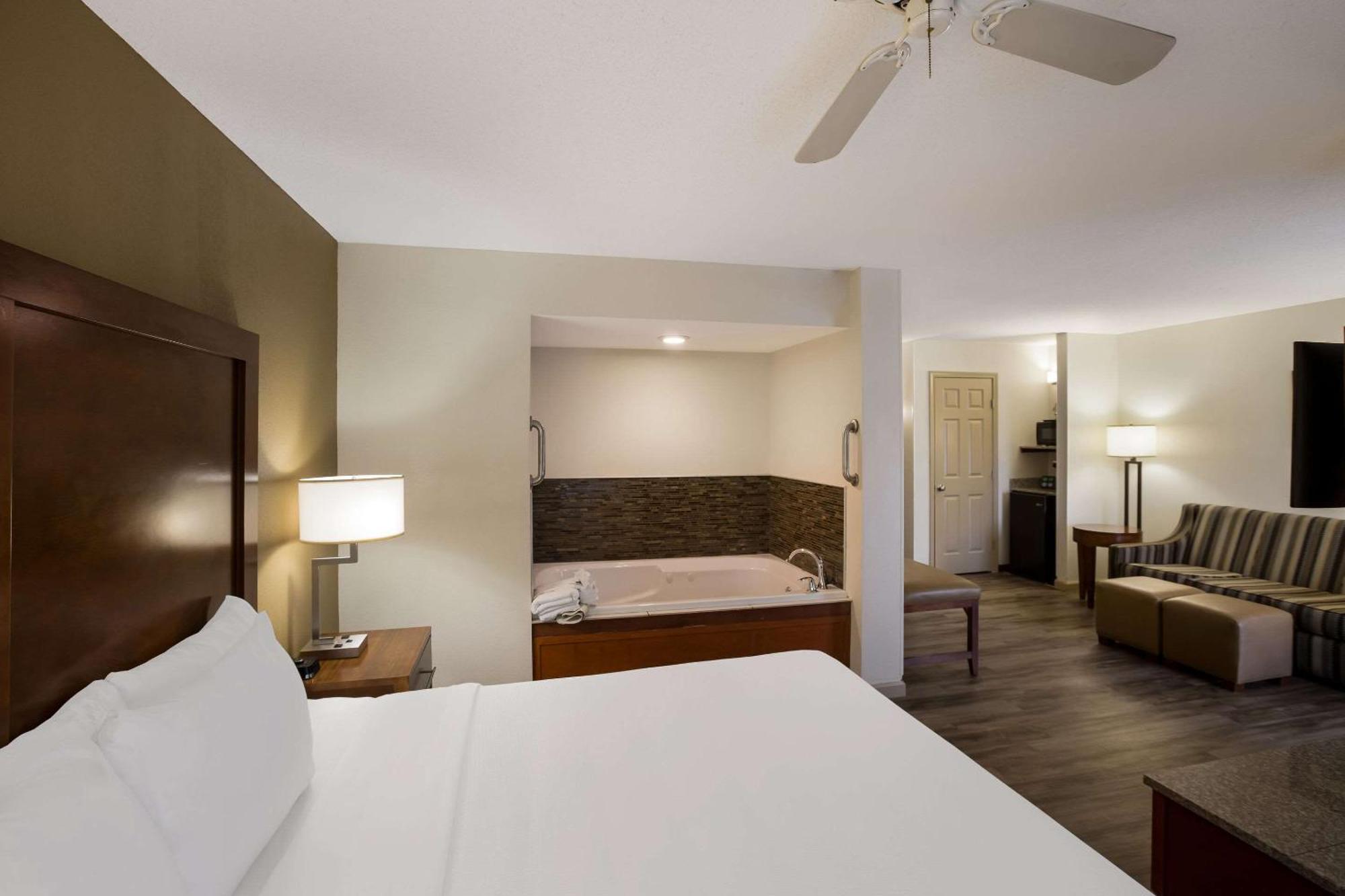 The Inn At Apple Valley, Ascend Hotel Collection Севьервилл Экстерьер фото