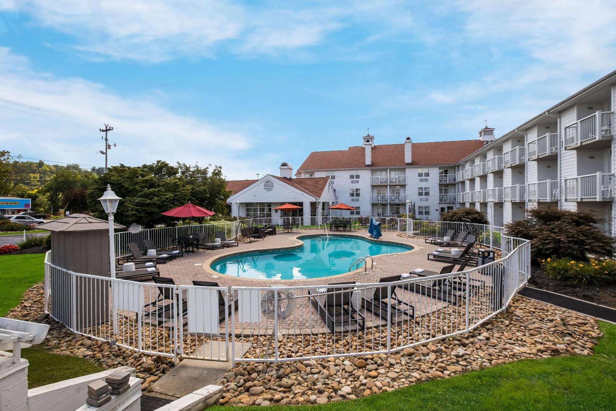 The Inn At Apple Valley, Ascend Hotel Collection Севьервилл Экстерьер фото